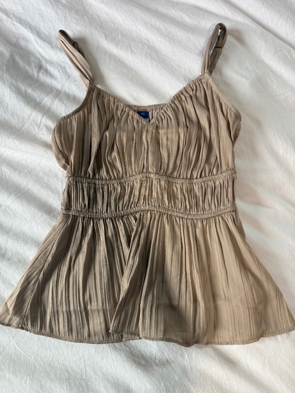 Old Navy champagne colored tank with adjustable straps XS.  New with tags.
